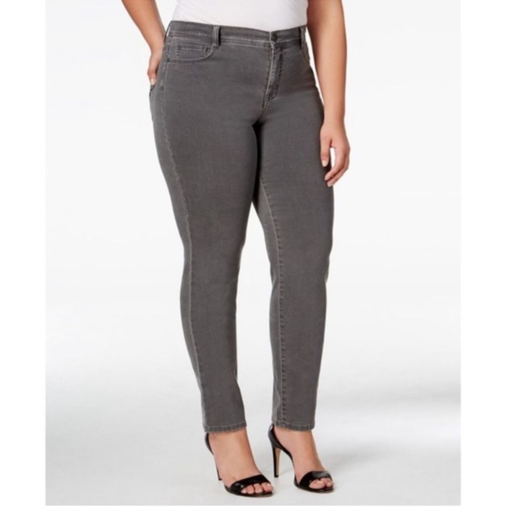 NWT! Style & Co. 18W Slim Leg Gray Denim Pants, High Rise, Tummy Control